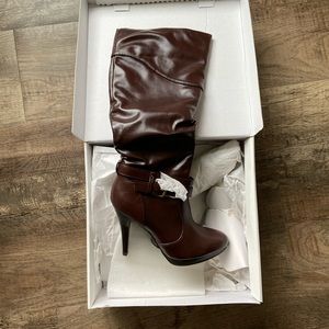Brand new , never worn Brown High Heel Boots 👢